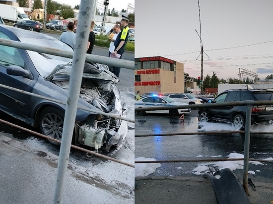 Госпитализирован водитель, которого жители Петрозаводска вытаскивали из автомобиля после аварии