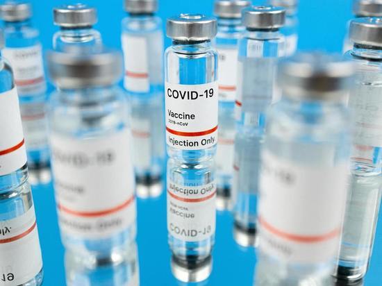 Заболевших ковидом становится больше, поэтому жителям Карелии порекомендовали вакцинироваться