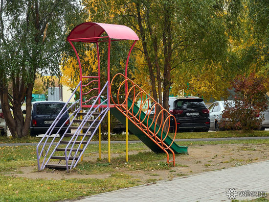 Прокуратура выявила нарушение на детской площадке в кузбасском городе