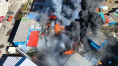 На Чукотке полыхает крупный складской комплекс: видео