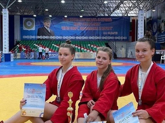 Липецкие самбисты везут из Грозного четыре медали