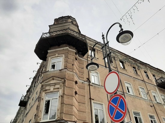 На проспекте Столыпина в Саратове может обрушиться здание