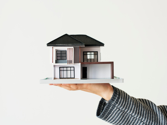 Ельчанка вместо денег за продажу дома получила «дырку» в кошельке