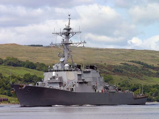В Финляндии пришвартовался эсминец ВМС США, оснащенный крылатыми ракетами «Томагавк»