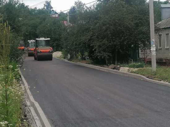 В Курске отремонтируют 2,5 тыс. кв. м тротуара и заменят 46 люков на улице Овечкина