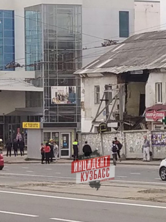 Власти Кемерова рассказали, когда демонтируют разваленное здание в центре города