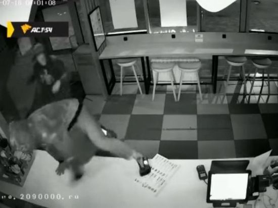 Три кафе за месяц в Ленинском районе ограбил дуэт молодых парней в Новосибирске