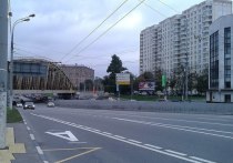 Движение на съезде с Варшавского шоссе в сторону центра на ТТК полностью перекрыто в связи с перевернувшейся бетономешалкой, идёт очистка проезжей части, информирует Telegram-канал департамента транспорта Москвы