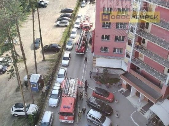 25-этажка загорелась 20 июля на Сухарной в Новосибирске