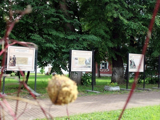 Уличная выставка о реформах Петра Великого появилась в Вологде