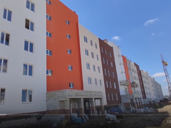 Врачам инфекционной больницы показали их будущие квартиры