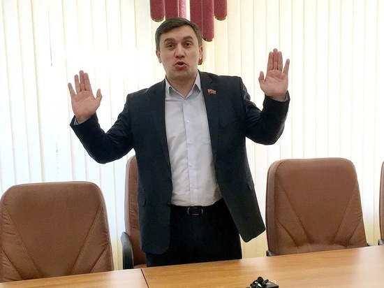 Николай Бондаренко идет в думу: саратовские коммунисты только что подали документы в облизбирком