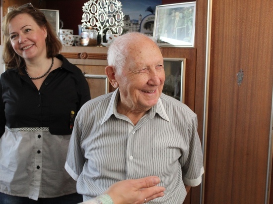 Житель Орла Абрам Миркин отметил 102-й день рождения