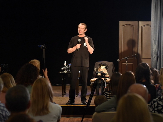 Народный артист РФ Владимир Машков выступил перед дончанами