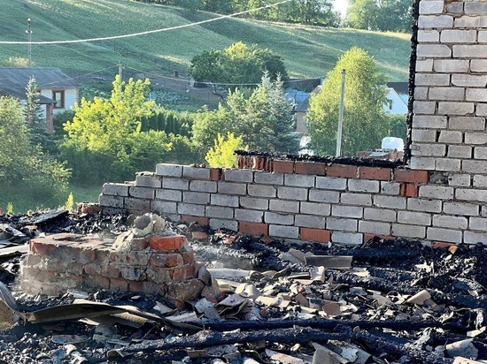 В Нехотеевке после обстрелов со стороны Украины потушили пожар на пшеничном поле