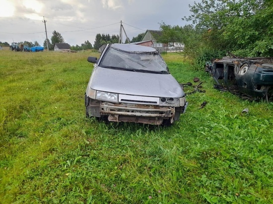 Водитель попал в аварию на сельской дороге в Тверской области