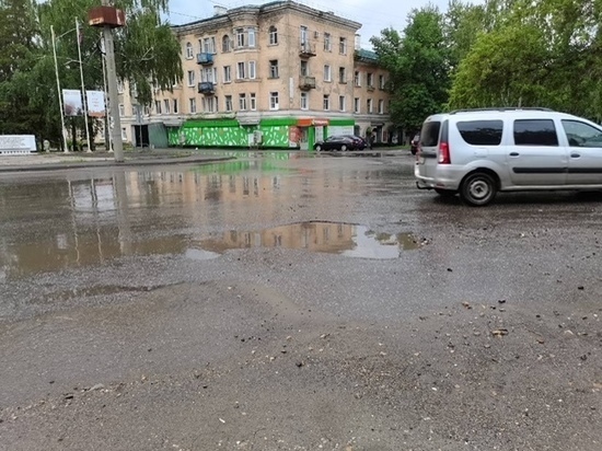 Пензенские автолюбители предупредили о коварной яме на Литвинова