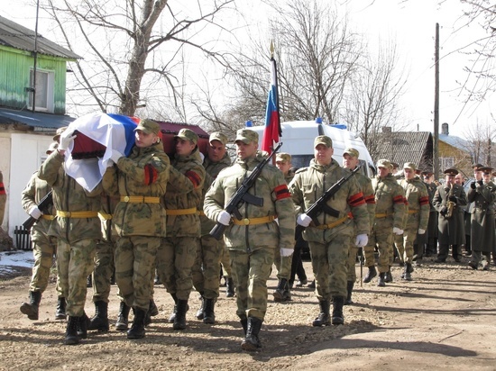 Военнослужащий из Вятскополянского района погиб в спецоперации
