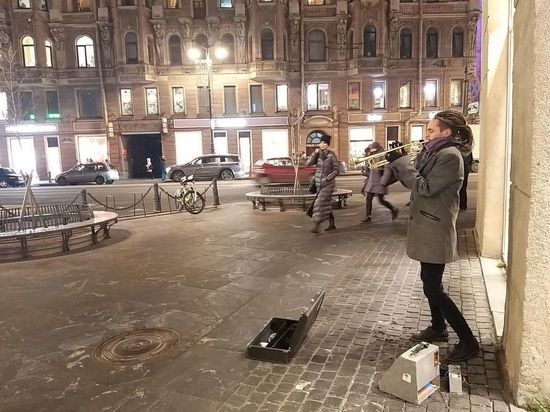 Уличным музыкантам запретят выступать на улицах Петербурга без согласования