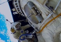 Космонавт Роскосмоса Олег Артемьев и астронавт ЕКА Саманта Кристофоретти завершили выход в открытый космос, длившийся свыше семи часов