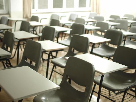 Департамент образования (DOE) Нью-Йорка прогнозирует, что в наступающем учебном году в школах не досчитаются примерно 30 тысяч учеников