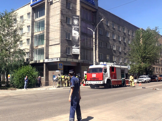 Пожарные устранили возгорание и спасли 10 человек на учениях в Чите