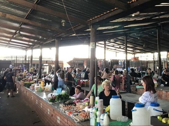 В Мариуполе заработал вечерний рынок: ФОТО