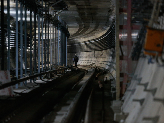 Специалисты завершили строительство тоннелей на станции метро «Театральная»