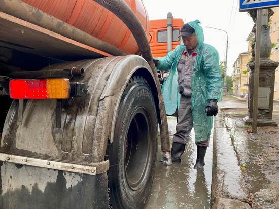 В Улан-Удэ началась откачка огромных луж после дождя