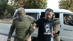 Опубликовано видео задержания петербуржца, пытавшегося примкнуть к украинским боевикам