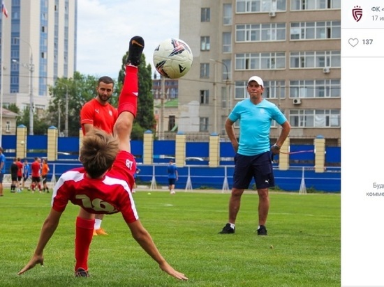 Белгородские футболисты показали мастер-класс юным спортсменам