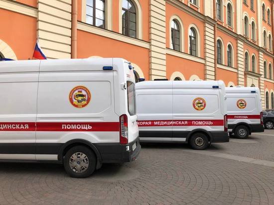 В Комздраве Петербурга объяснили скопление карет скорой помощи у Боткинской больницы