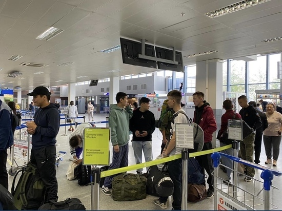 Еще 15 бойцов студотрядов отправились в Верхоянский район для помощи пострадавшим от паводков