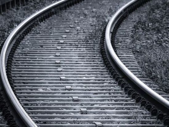 В Динском районе Кубани пассажирский поезд насмерть сбил пешехода