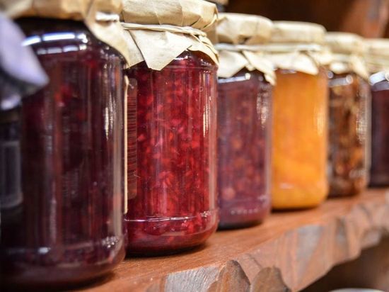 Вкусно как у бабушки: можно ли покупать продукты с рук