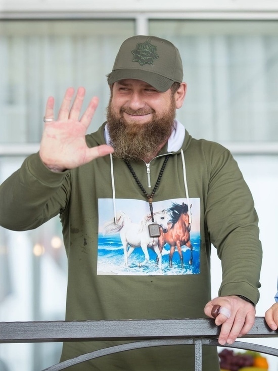 Кадыров показал скачки на празднике в Грозном