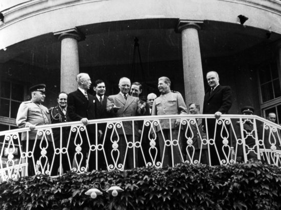 Историк рассказал о некоторых эпизодах из встречи лидеров трех держав летом 1945 года