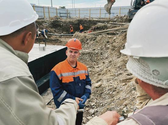 Новый аэровокзал в Южно-Сахалинске помогают строить студенты