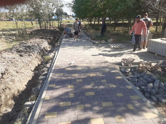 В Астрахани подрядчик похитил крупную сумму денег при благоустройстве сквера