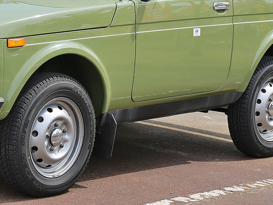 "АвтоВАЗ" назвал стоимость "упрощенной" Lada Niva без АБС