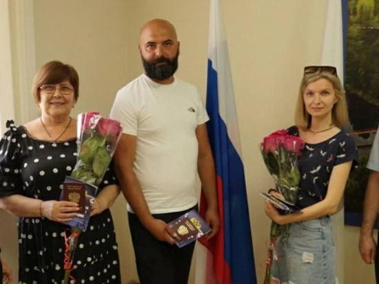 Мариупольцам выдали российские паспорта в Боровичах