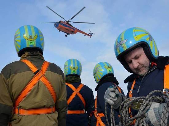 Вологодские парашютисты-пожарные тушат лесные пожары в Республике Коми