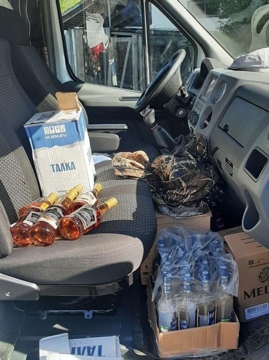 На въезде в Туву  остановили  автомобиль, набитый алкоголем