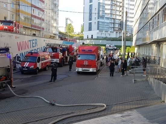 В Красноярске случился пожар в одной из комнат десятиэтажного общежития СФУ