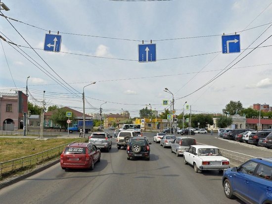 В Омске изменили схему движения на перекрёстке улиц Герцена и Булатова