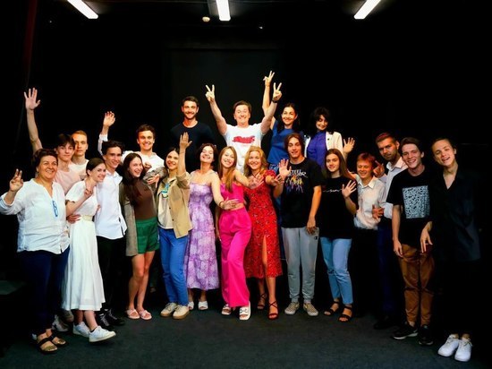 Сергей Безруков набирает студентов из Донбасса на свой курс