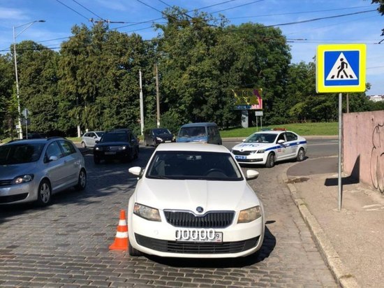 Калининградец на Skoda сбил пешехода из-за того, что его ослепило солнце