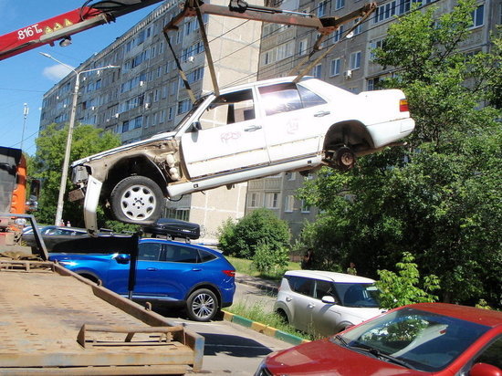 Восемь брошенных автомобилей эвакуировано с улиц Нижнего Новгорода
