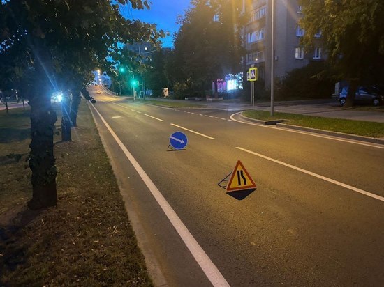 В Калининграде на улице Гайдара опрокинулся мотоцикл BMW