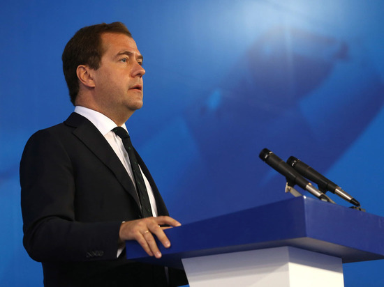 Медведев предложил создать единый центр по работе с беженцами